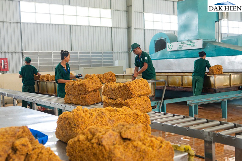 Axetilen được ứng dụng phổ biến trong sản xuất hóa chất công nghiệp